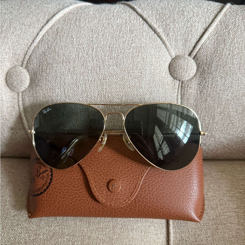 Ray-Ban Gold Aviator Sunglasses with dark green Lenses!!!
